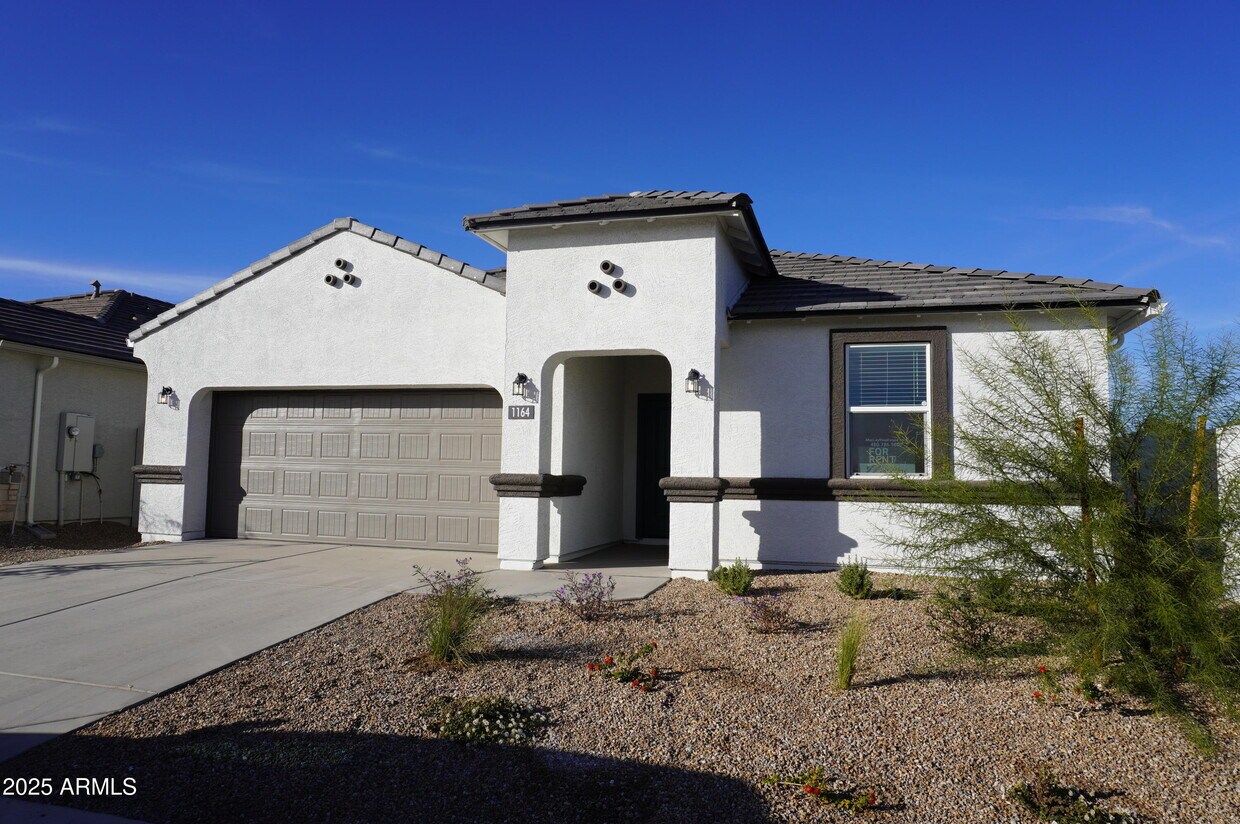 Foto principal - 1164 W Chimes Tower Dr