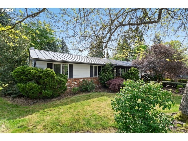 Building Photo - 7810 SW Pitic Ln