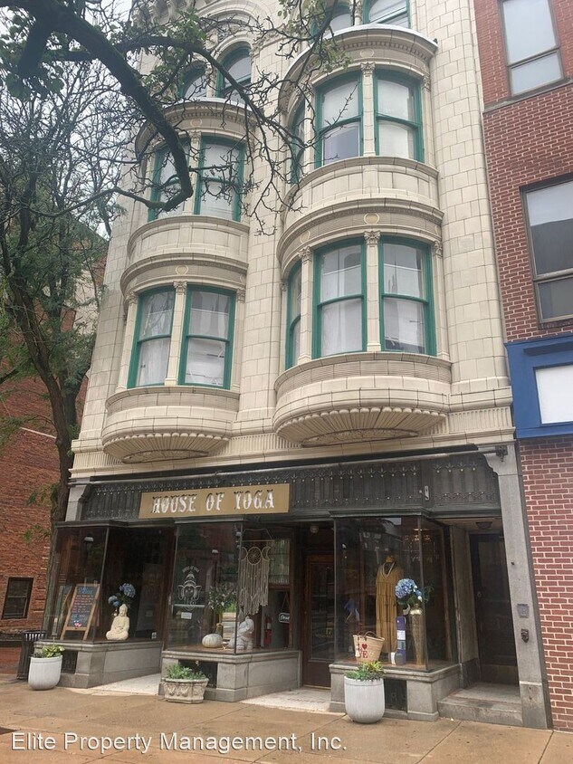 Primary Photo - 2 br, 1 bath House - 17 W Market St., Unit 4C