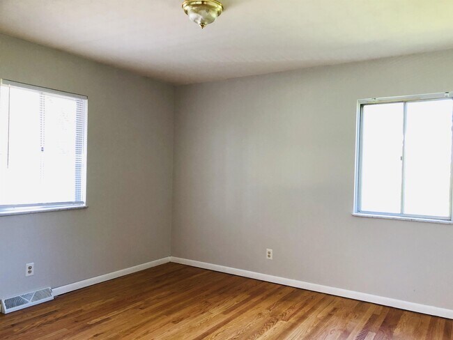 Foto del edificio - 4244 E Stephens Dr