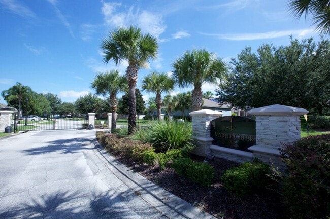 Building Photo - BEAUTIFUL and PRIVATE First Floor Golf Cou...
