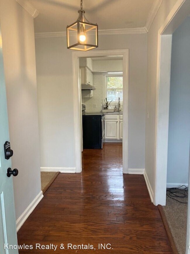 Building Photo - 3 br, 1.5 bath House - 225 Bradford Road