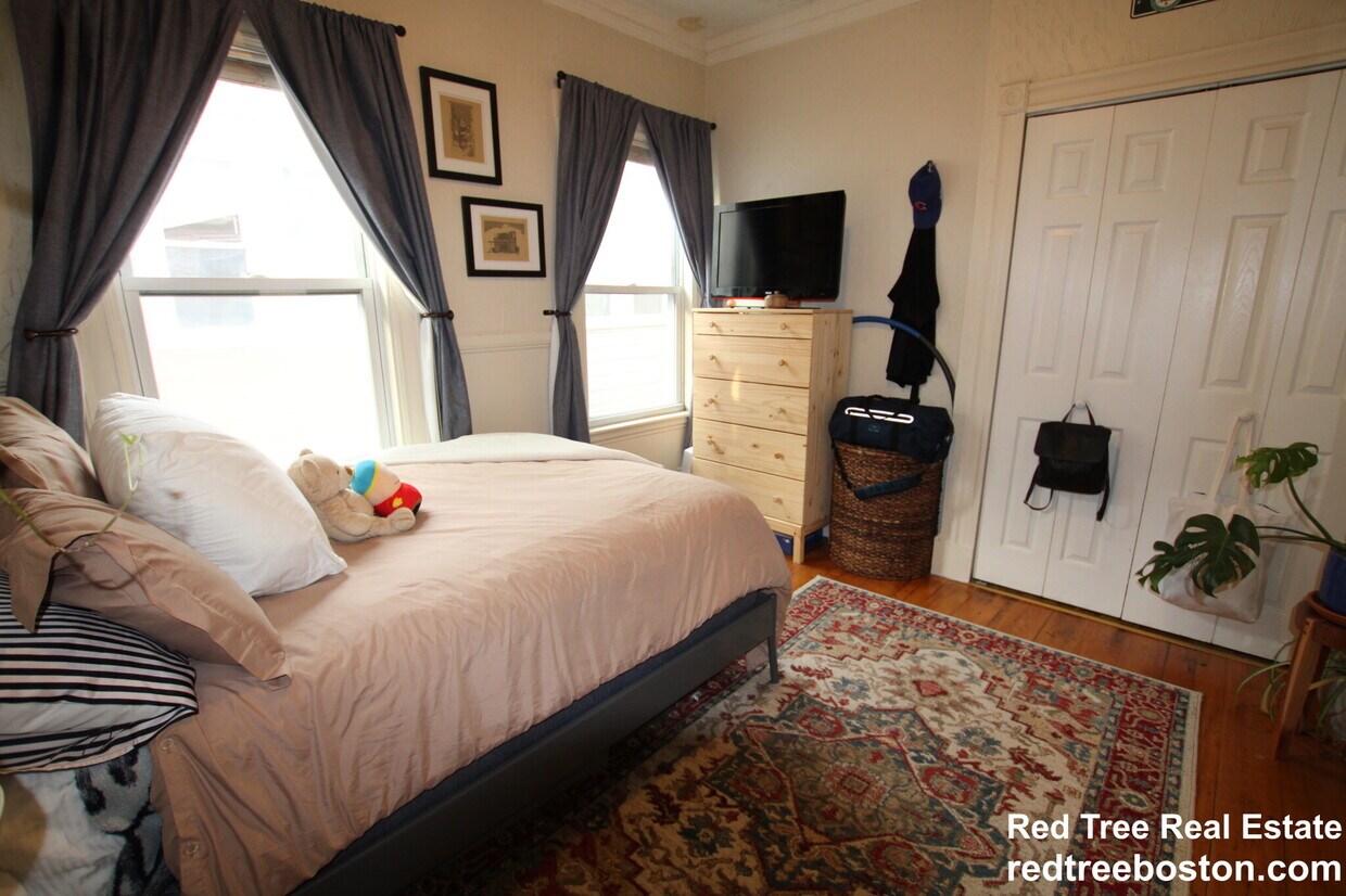 Primary Photo - 93 Hillside St