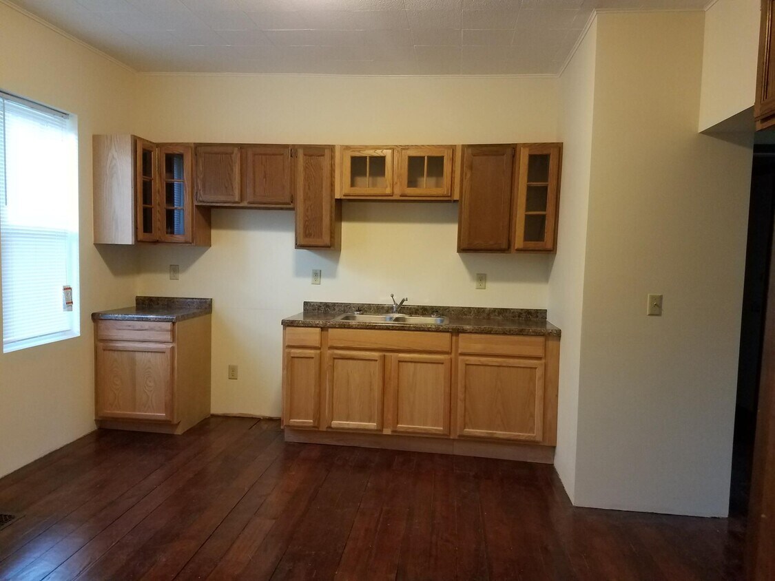 729 LeClaire St Unit 729, Davenport, IA 52803 Apartments in Davenport