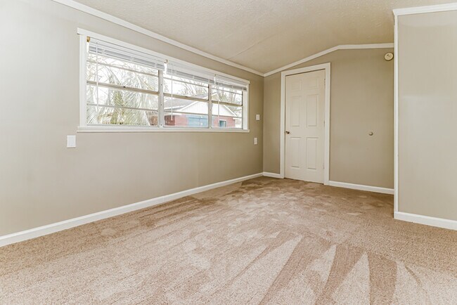 Foto del edificio - 229 Dogwood Ave