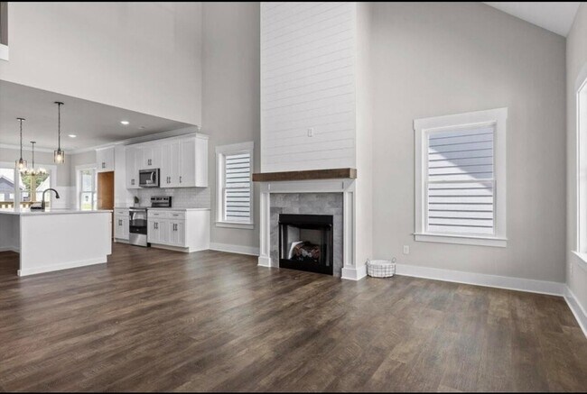 Foto del edificio - 538 Willow Grv Ct