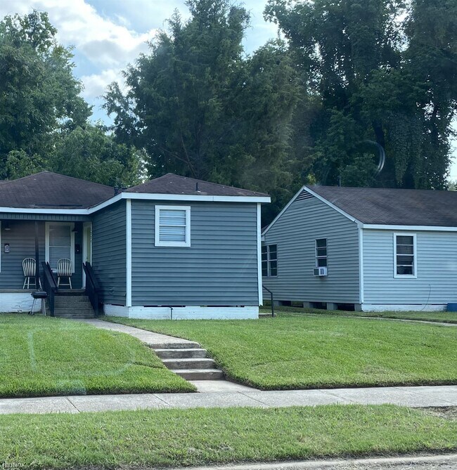 Building Photo - 2 br, 1 bath Duplex - 1224 Estelle Street