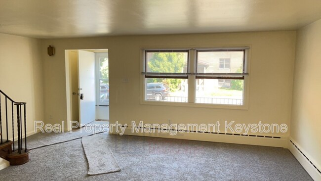 Building Photo - 305 Greenlee Rd