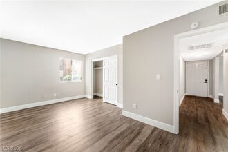 Building Photo - 5317 Indian River Dr