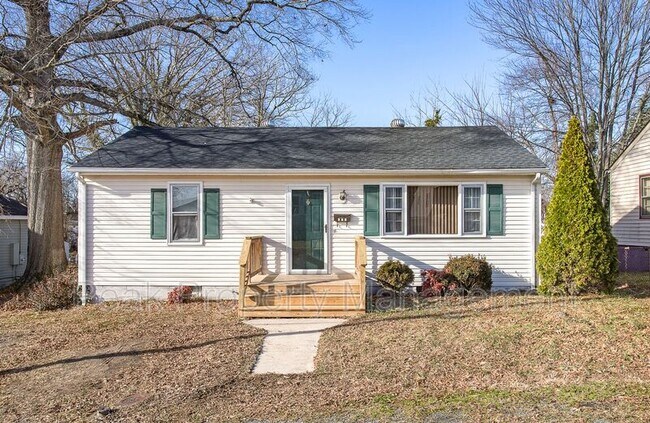 Building Photo - 204 N Juniper Ave
