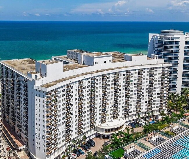 Building Photo - 6039 Collins Ave