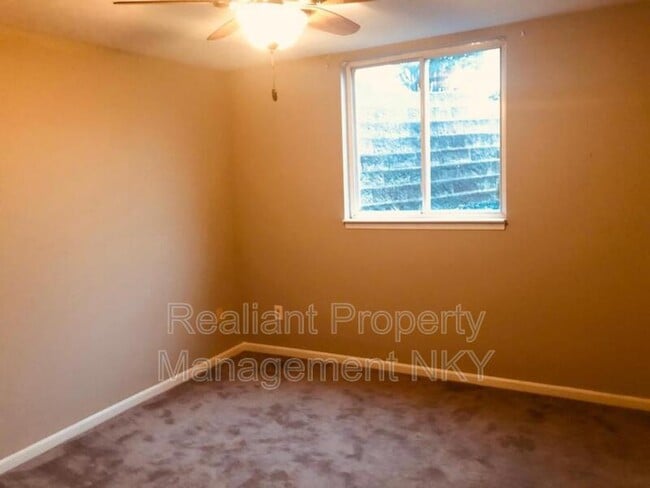 Building Photo - 10124 Carnation Ct
