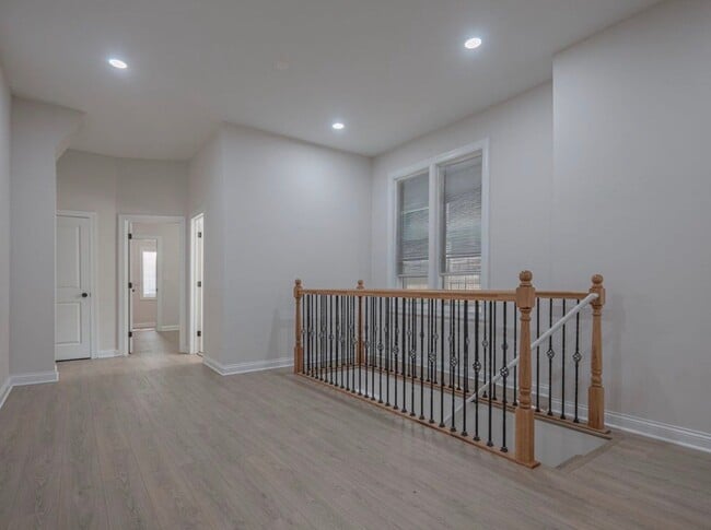 Building Photo - 7047 S Princeton Ave