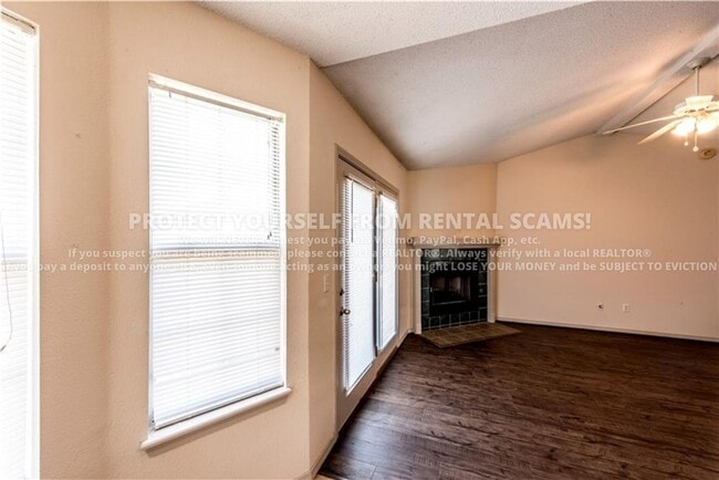 Foto del edificio - 1348 S Jasmine Ln