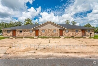 Building Photo - 194 Victoria Dr