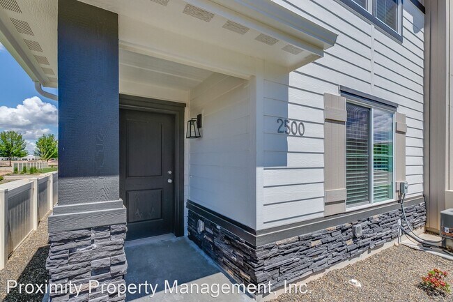 Building Photo - 2 br, 2.5 bath House - 2472 E. Blue Tick S...