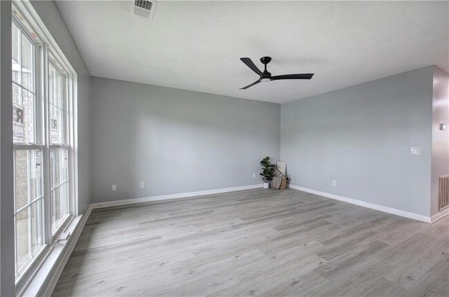 Building Photo - 128 Evergreen Trail SE