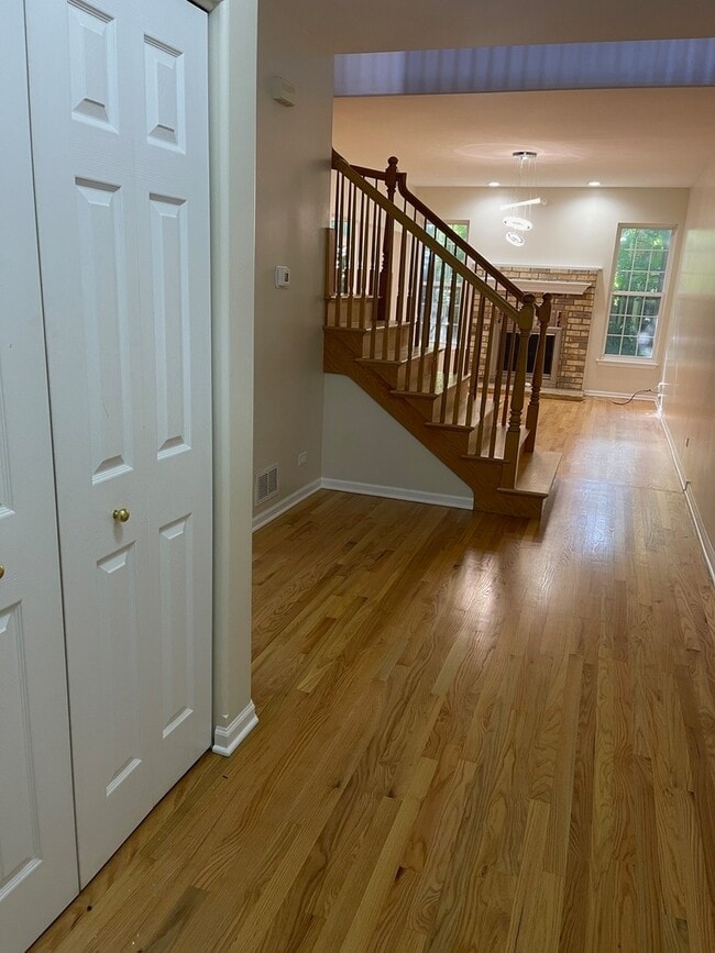 Building Photo - 1220 S Christine Ct
