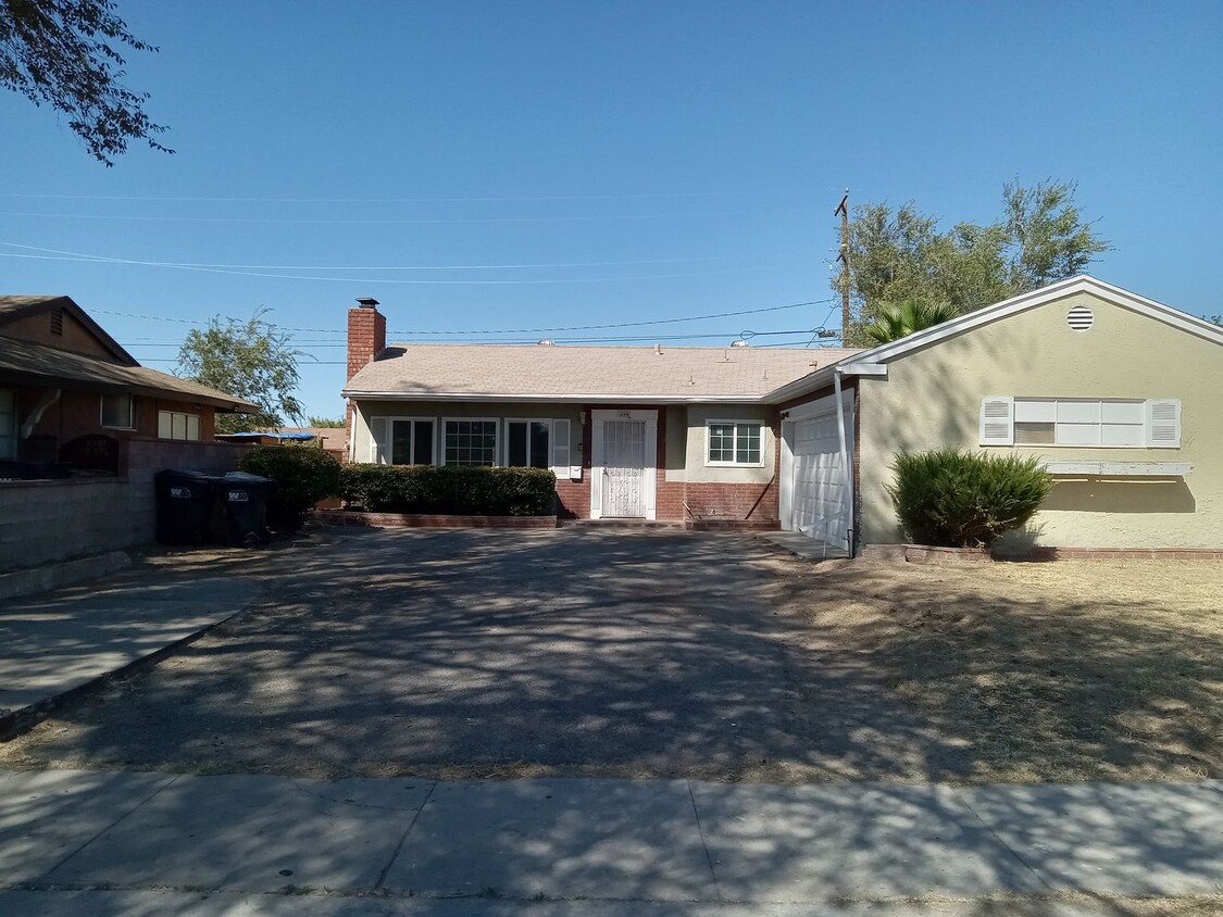 Foto principal - Newly remodeled 3 bedroom, 2 bath home.