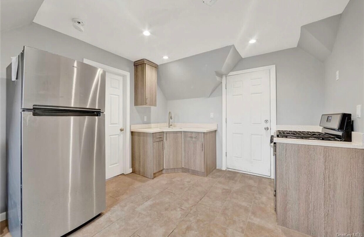 11 Cortlandt St Unit 3, Mount Vernon, NY 10550 Apartments in Mount