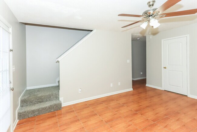 Foto del edificio - 833 Rock Shoal Ct