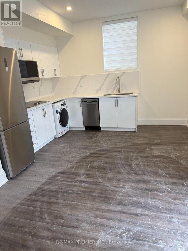 Building Photo - 590 Kleinburg Smt Wy