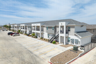 Building Photo - Emerald Valley Apartments