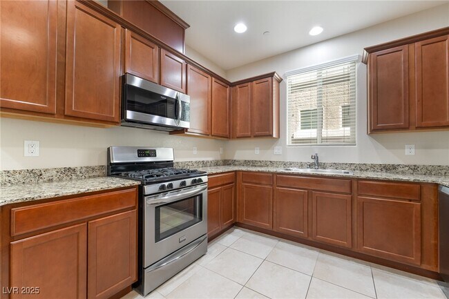 Foto del edificio - 6111 Scarlet Leaf St