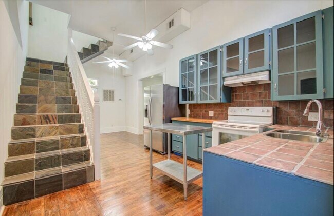 Foto del edificio - 5311 Palmetto St