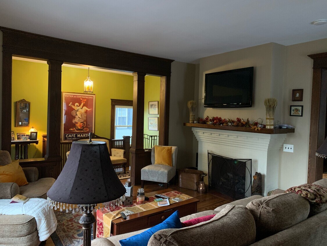 385 Beard Ave Unit Upper, Buffalo, NY 14214 Apartments in Buffalo, NY