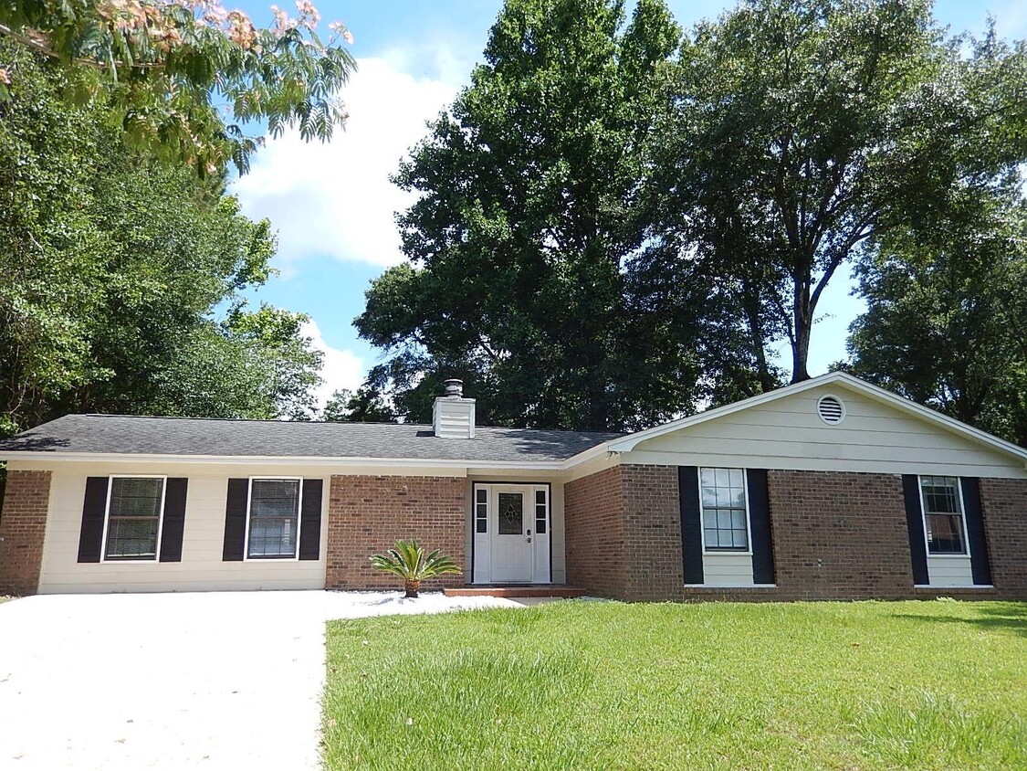 Primary Photo - 2716 Whitney Dr N
