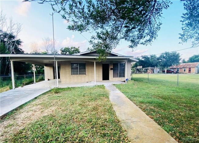 Building Photo - 217 E Raymond Ave