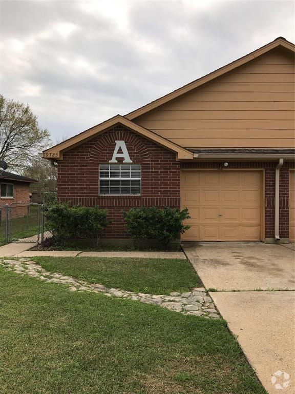 Building Photo - 9723 Youngcrest Dr