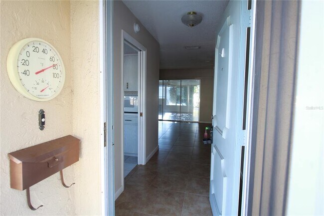 Foto del edificio - 1213 W Del Webb Blvd