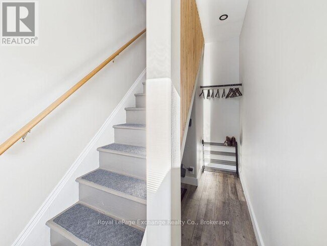 Photo du bâtiment - 953 Queen St