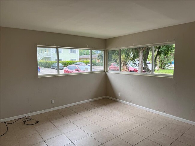 Foto del edificio - 911 SW 15th Ter