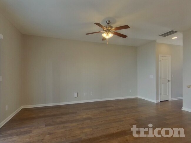 Foto del edificio - 926 Dawsons Park Wy