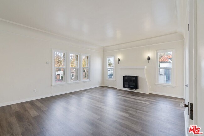 Building Photo - 4234 8th Ave