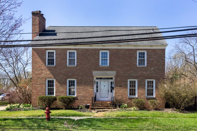 Foto del edificio - 559 Wadsworth Rd