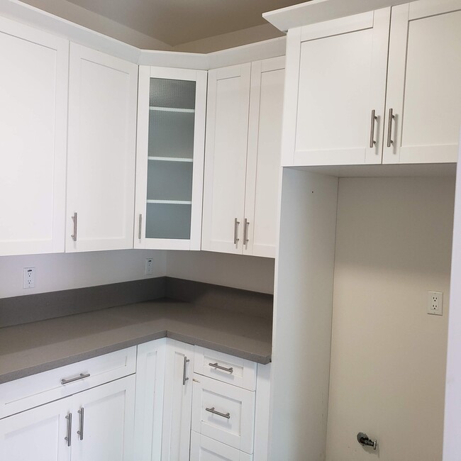 kitchen - 15574 Garo St