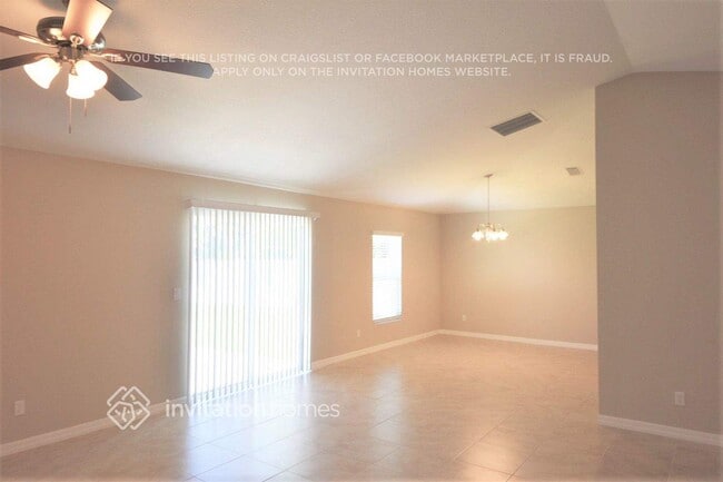 Foto del edificio - 2261 SE Heathwood Cir