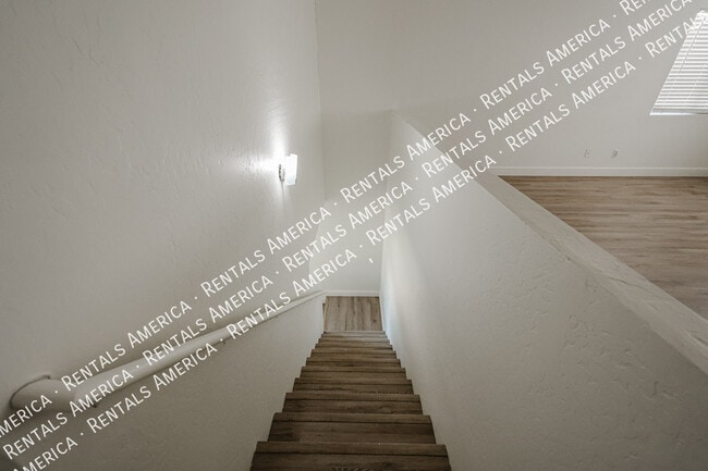 Building Photo - 7315 S 30th Ave