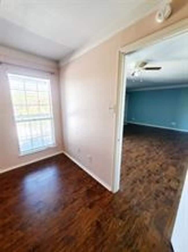 Foto del edificio - 18333 Roehampton Dr