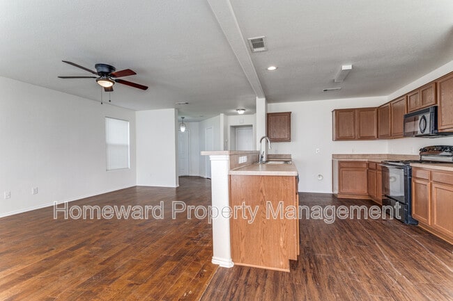 Foto del edificio - 7544 Lazy Spur Blvd