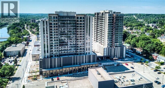 Photo du bâtiment - 50 Grand Ave S
