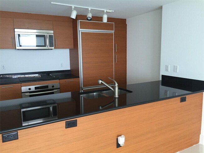 Foto del edificio - 50 Biscayne Blvd