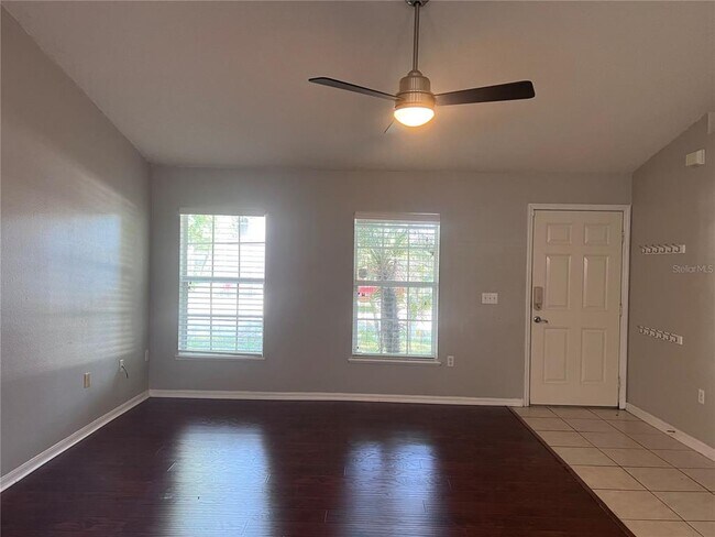 Building Photo - 319 Velveteen Pl