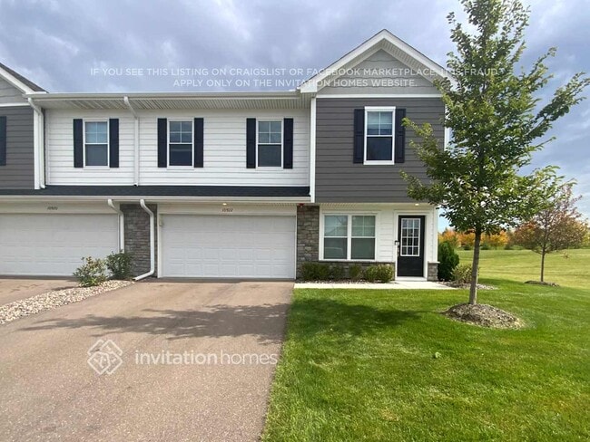 Building Photo - 10922 Glacier Ln N