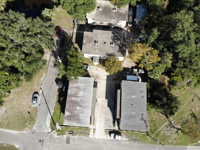 Building Photo - 83 Chelsea St