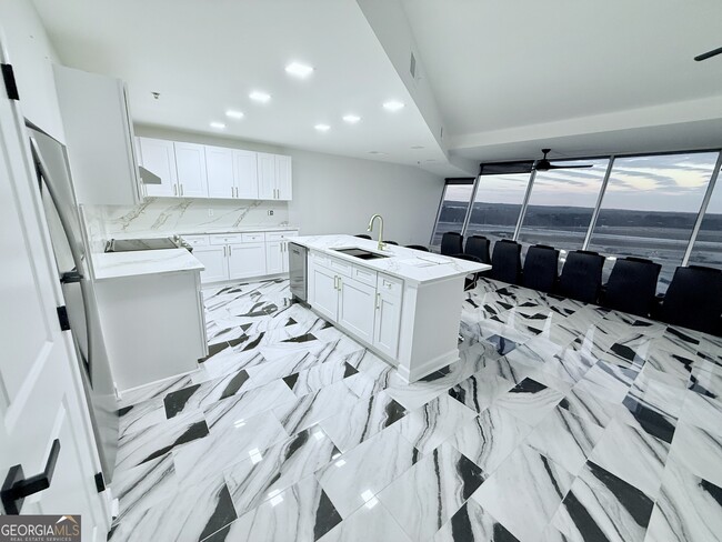 Building Photo - 1500 Tara Pl